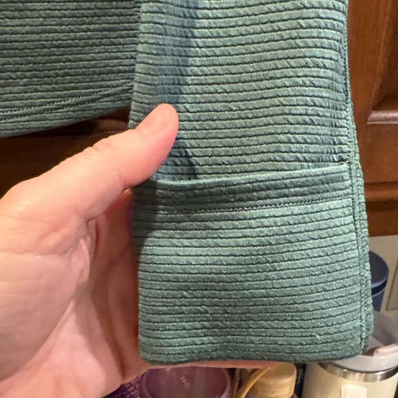 Lululemon Ventscape Hooded Balaclava Medium Forest Hoodie size 6 - Picture 9 of 9